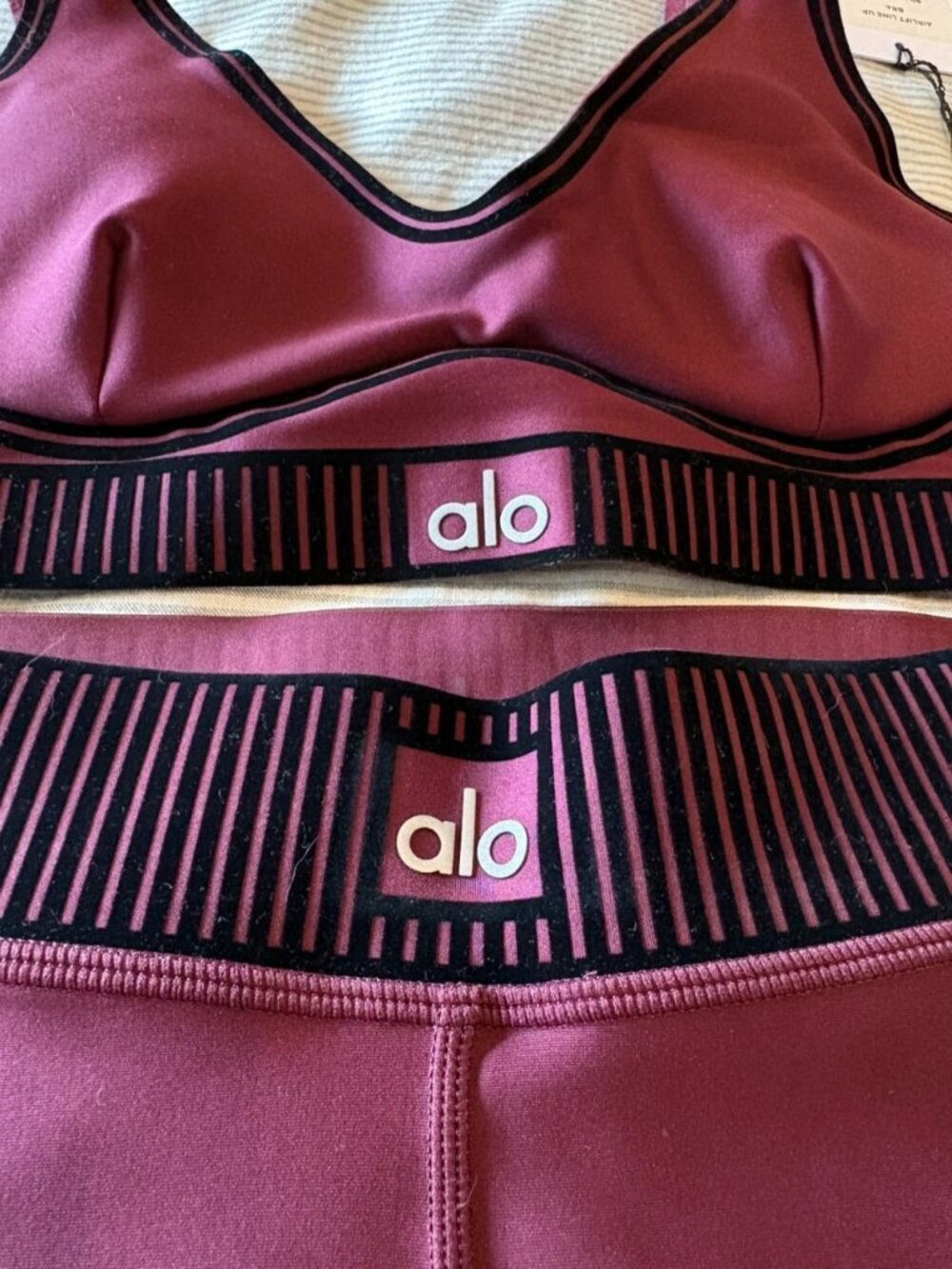 Alo Yoga Airlift Line Up Set XS  Burgundy Activewear Set - Picture 5 of 6